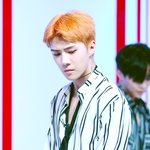 [EXO] 오세훈 목<b>타투</b> 손톱이랑 똑같은거