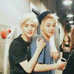 [EXO] 맏형즈 미모 <b>끝장남</b>