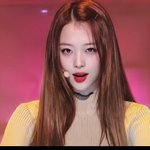 얘들아 <b>광대뼈</b> 문지르면