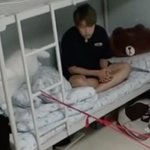[워너원] 그리고 관린이 침대 <b>옆</b>엔