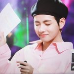 [방탄소년단] 태형이 이 순간을 똑같이 찍은 두 <b>홈마</b>ㅋㅋ