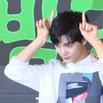 [뉴이스트] 러브들 너무 <b>시무룩</b>하지말라꼬☺