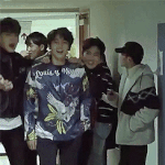 [EXO] 머글인데 혹시 엑소 웃긴<b>움짤</b>같은거 줄 수 있니..?
