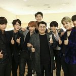 [방탄소년단] 어케 진짜??? 새벽되니까 애들이랑 <b>회사</b>가 넘 좋다