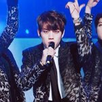 [인피니트] 태풍 코트? 는 예뻤는데 그 <b>점퍼</b>같은 의상은 ㄹㅇ별로였음..