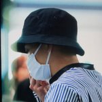 [시우민] <b>정적</b>인 분위기의 공항 시우민