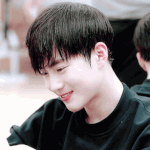 [EXO] 사람이 머리가젖었른데 <b>이러</b>케 잘생긴수가잇어?