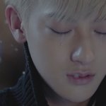 [EXO] 그는 왜 눈물을 흘리고 있는 것 인가?