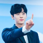 [황민현] 기사사진좀 보고가요...