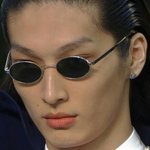 [댓글부탁해] 신동훈 선글라스같이 알 ㅈㄴ 작은 선글라스 어디서 사냐 <b>재발</b>