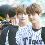 [방탄소년단] 진짜 정말 <b>리얼</b>로 잘생겼다..