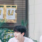 [황민현] <b>미녀</b> 웃는거