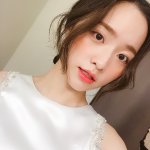 <b>배윤경</b> 앎?????