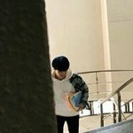 [방탄소년단] 윤기가들고있는거 꽃아님 <b>책</b>이야