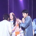 [EXO] 탱큥 진짜 재결합 했나보네 이 짤좀 <b>보소</b>