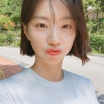 오늘자 <b>세상</b> <b>혼자</b> 사는 듯한 동안 미모 뽐내는 박수진