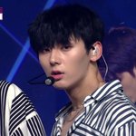 [황민현] 직캠 또르르....
