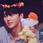 [황민현] <b>여우</b>인형 받은 민현이