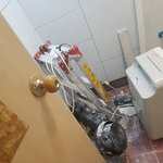 추가) 화장실 인테리어 하는 분이 <b>엉터리</b> 시공하고 실종됐습니다.ㅠㅠ.