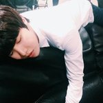 [방탄소년단] 오늘학생이삐들 개학 많이해서 <b>조용</b>한듯
