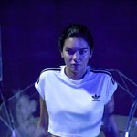 세상 어색하다는 <b>켄달</b>제너 새 화보