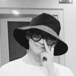 [방탄소년단] 근데 방금올라온 사진 머리도 <b>가발</b>같음