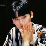 [<b>황민현</b>] 이분 살아계시나요..?