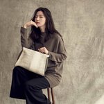 전지현, 시크+<b>페미닌</b> 화보…’고혹적인 가을 여인’