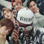 [EXO] 나만 이거<b>첨</b><b>봄</b>?? 이사람누구임??