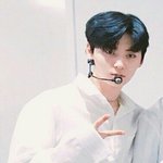 [황민현] 방금뜬 <b>황제</b>님 비율 !  매번 놀라...