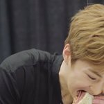 [EXO] 시우민한테 왜 빵광고를 안주는걸까..