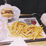 폰 약정 끝났는데 폰케이스 사는건 호갱짓인가