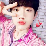 나 꿈에서 누구랑 <b>팔짱</b>끼고 데이트함