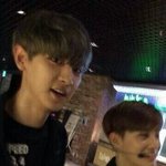 [EXO] 이것두 <b>아웃</b>티에서 주운 실물짤...이건 흔할듯