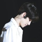 [백현] 오 ㅋㅋ 같은 <b>시선</b>처리