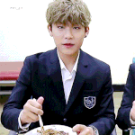 [박우진] <b>우진</b>이 짜장면 비비는거