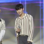 [황민현] <b>오늘자</b> 쇼ㅊ 레전드 기사짤