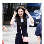 컴백과 함꼐 미모+패션 다 발전한 <b>정채</b>연 출근길