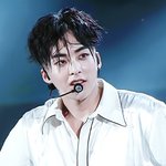 [EXO] 어제 민석이 이<b>상태</b>로 등장했으면