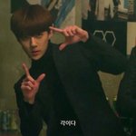 [EXO] 민석이 <b>상의</b>탈의 할