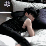 [EXO] 김민석 아직도 편의점가면 <b>민</b><b>증</b>검사 삘인데;;;;