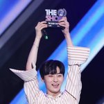 [황민현] [170829] 상받고 신난 <b>민현</b>이