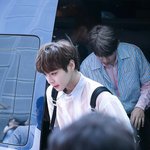 [<b>박지훈</b>] 출근길도 멋짐