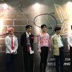 [EXO] 에스엠 코디가 겁나 심각하구나 느낀 짤...