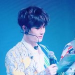 [EXO] 이 짤 진짜 미카엘이냐 ?