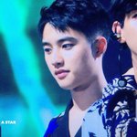 [EXO] 나 진짜 ㄹㅇ <b>이사진</b>보고 마마경수 생각났음