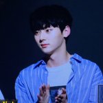 [뉴이스트] 워너블인데 민현이 사진 <b>배달</b> 왔어요