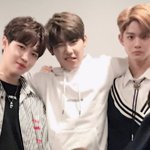 [박우진] 원너원 단체사진 속