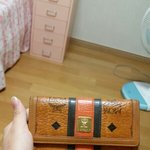 엄마가 준 지갑인디 <b>오때</b>