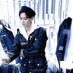 [백현] 세상 멋짐 다 짊어지심 백<b>현아</b> ㅠ